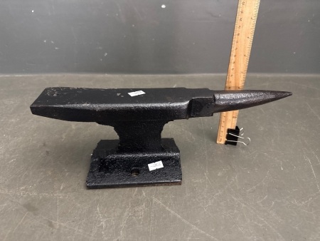 Farmer Anvil - Approx 350W x 120H