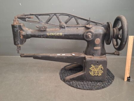 Vintage Industrial Singer Sewing Machine No. 29K62 - Serial No. EB827817