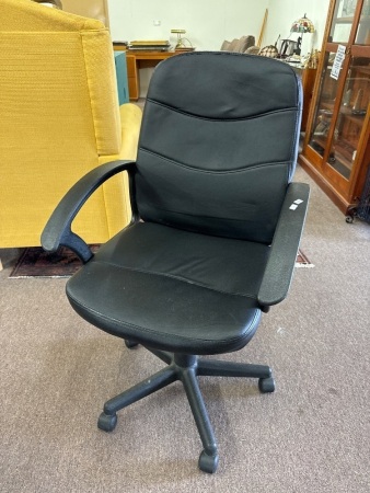 Black Office Chair in good condition