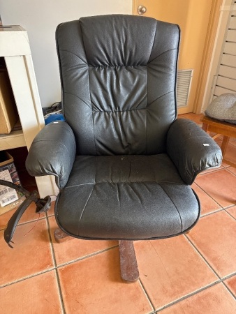 Black Leather Arm Chair with Wooden Legs