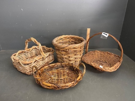 4x Mixed Sized Cane Picnic Baskets