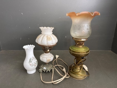 2x Vintage Glass Table Lamps - Includes 1x Extra Light Shade