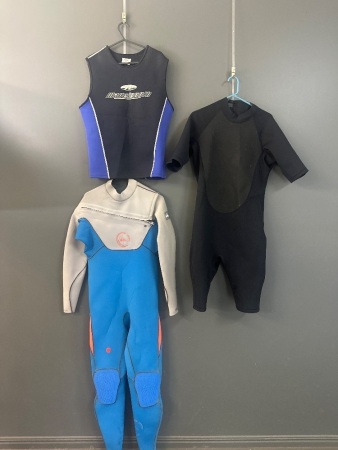 3x Wet Suits - Includes 1x Quick Silver FN Lite Neoprene Wet Suit - Size XXL