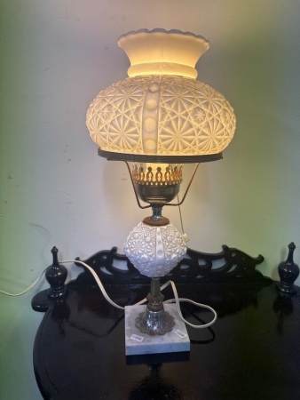 Vintage Daisy and Button Milk Glass Table Lamp