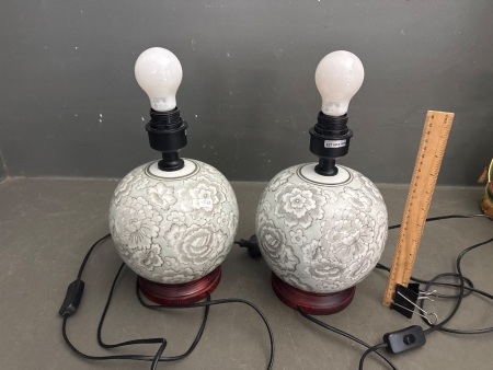 2x Vintage Floral and Wooden Style Lamps