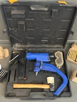 T and G Floor Stapler Gun and Staples - 3