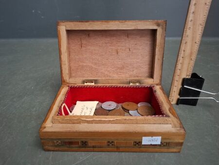 Box of Collectable Coins of the World 