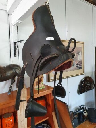 Fully Mounted Felt Lined Vintage Childs Leather Saddle